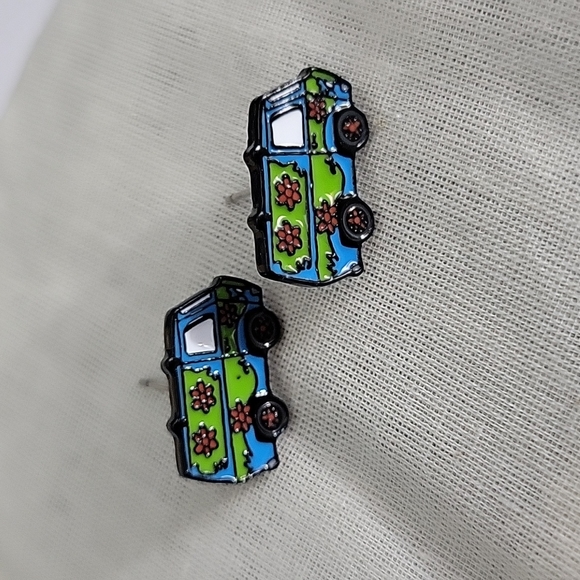 Scooby-Doo Mystery Machine Stud Earrings, unisex - Picture 4 of 6